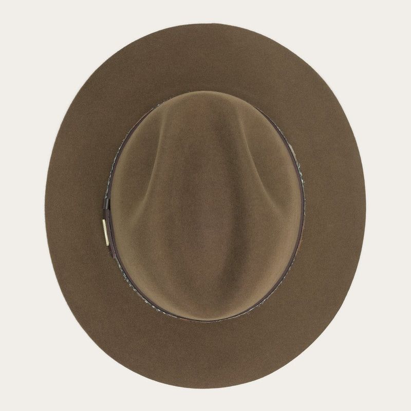 Well Tailored Garment with a Graceful Silhouette