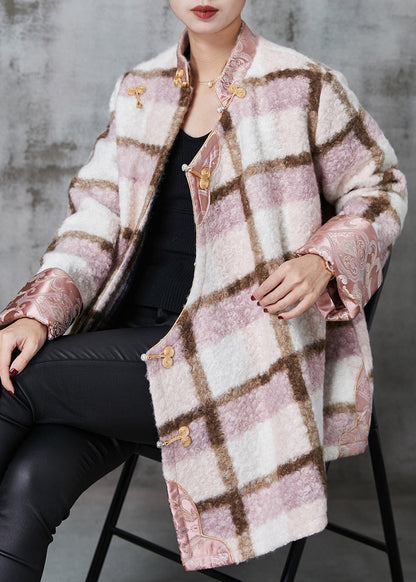 Well Tailored Coat with a Graceful Silhouette