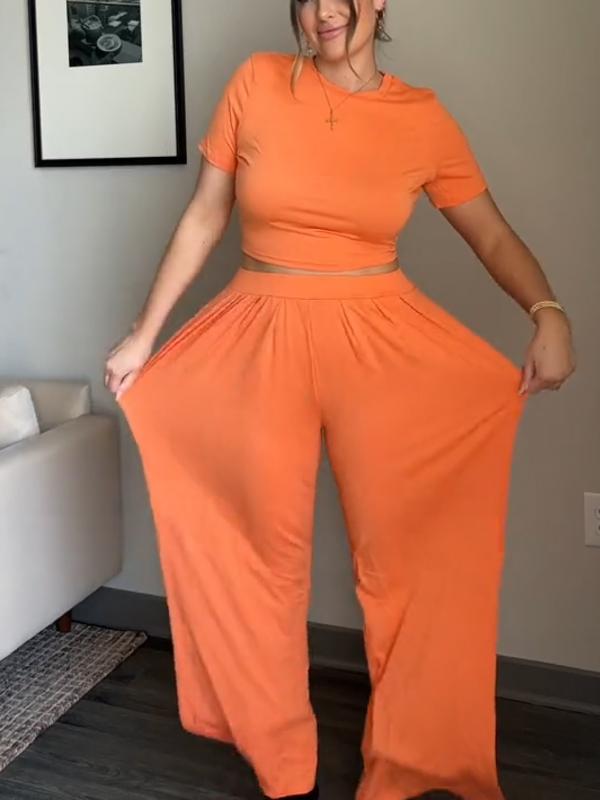 Effortlessly Elegant Pants with a Timeless Design