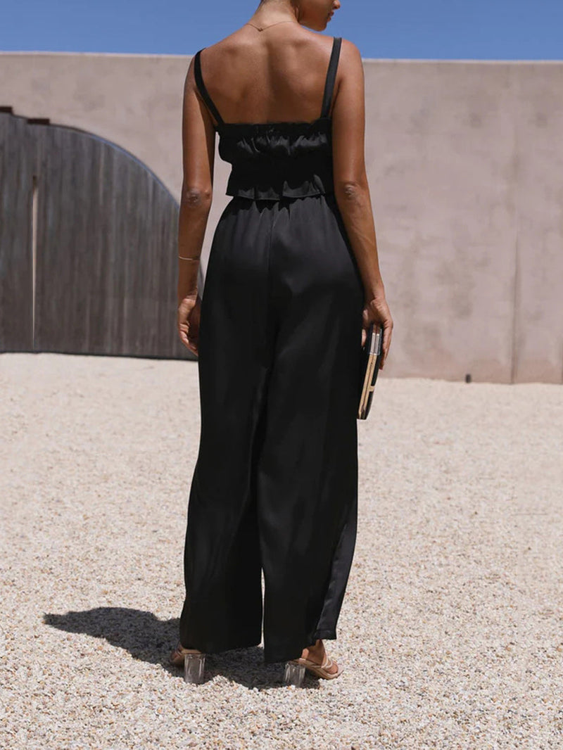 Effortlessly Elegant Garment with a Timeless Design