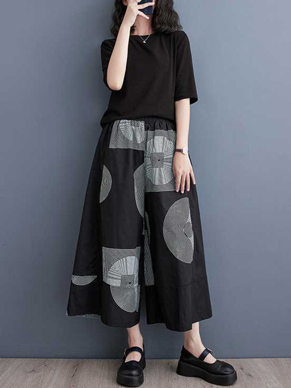 A Vintage Style Trousers with Delicate Timeless Details