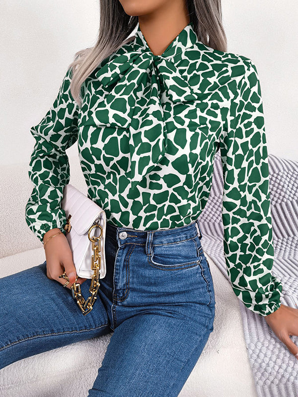 Well Tailored Blouse with a Graceful Silhouette