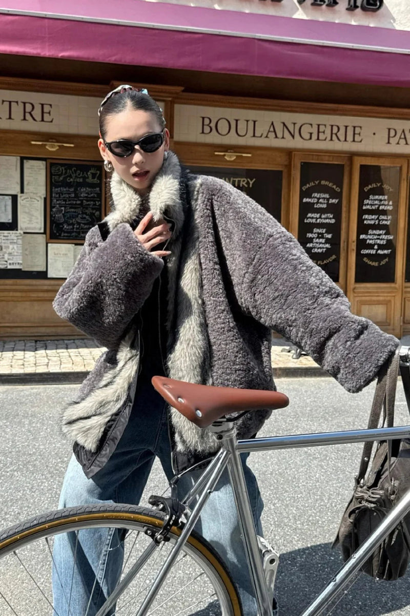 Effortlessly Elegant Coat with a Timeless Design