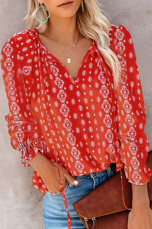 Well Tailored Top with a Graceful Silhouette