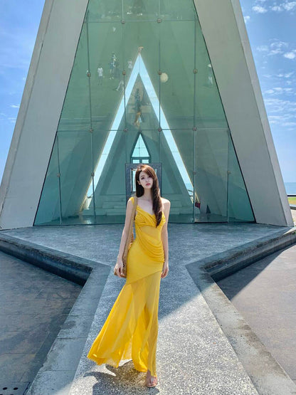 Effortlessly Elegant Dress with a Timeless Design