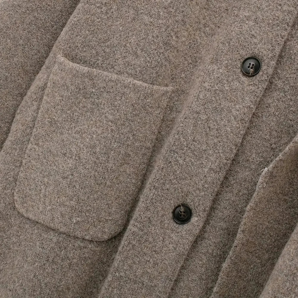 Well Tailored Coat with a Graceful Silhouette