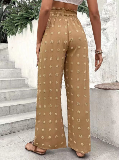 Well Tailored Pants with a Graceful Silhouette