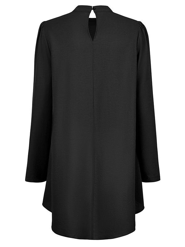 Well Tailored Blouse with a Graceful Silhouette