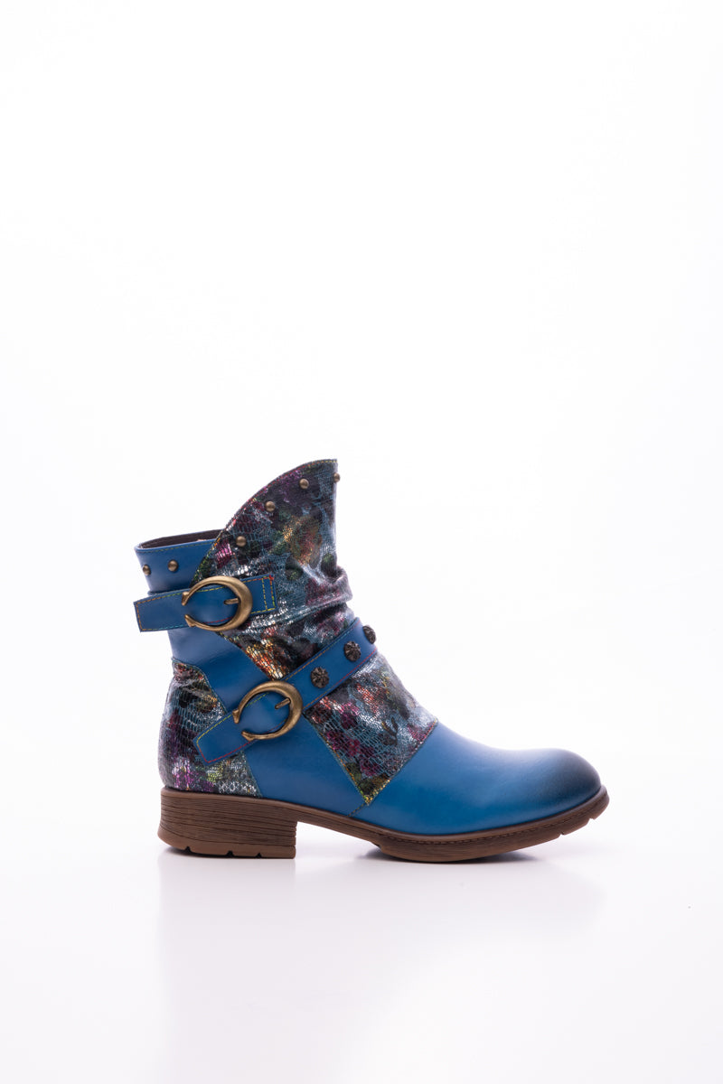 Classic Vintage Boots with a Flattering Fit