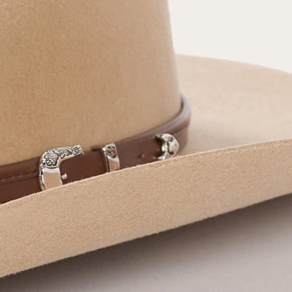 Beautifully Finished Garment in a Timeless Design