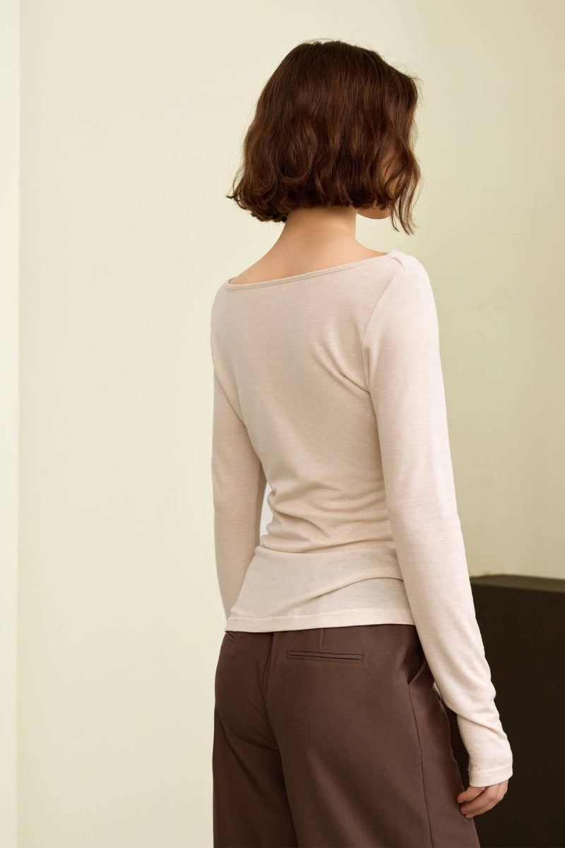 Sophisticated Trousers with a Clean Classic Look