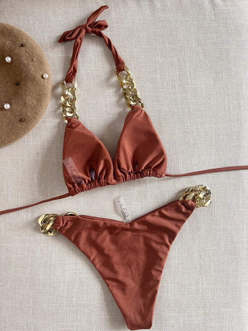 Well Tailored Swimsuit with a Graceful Silhouette