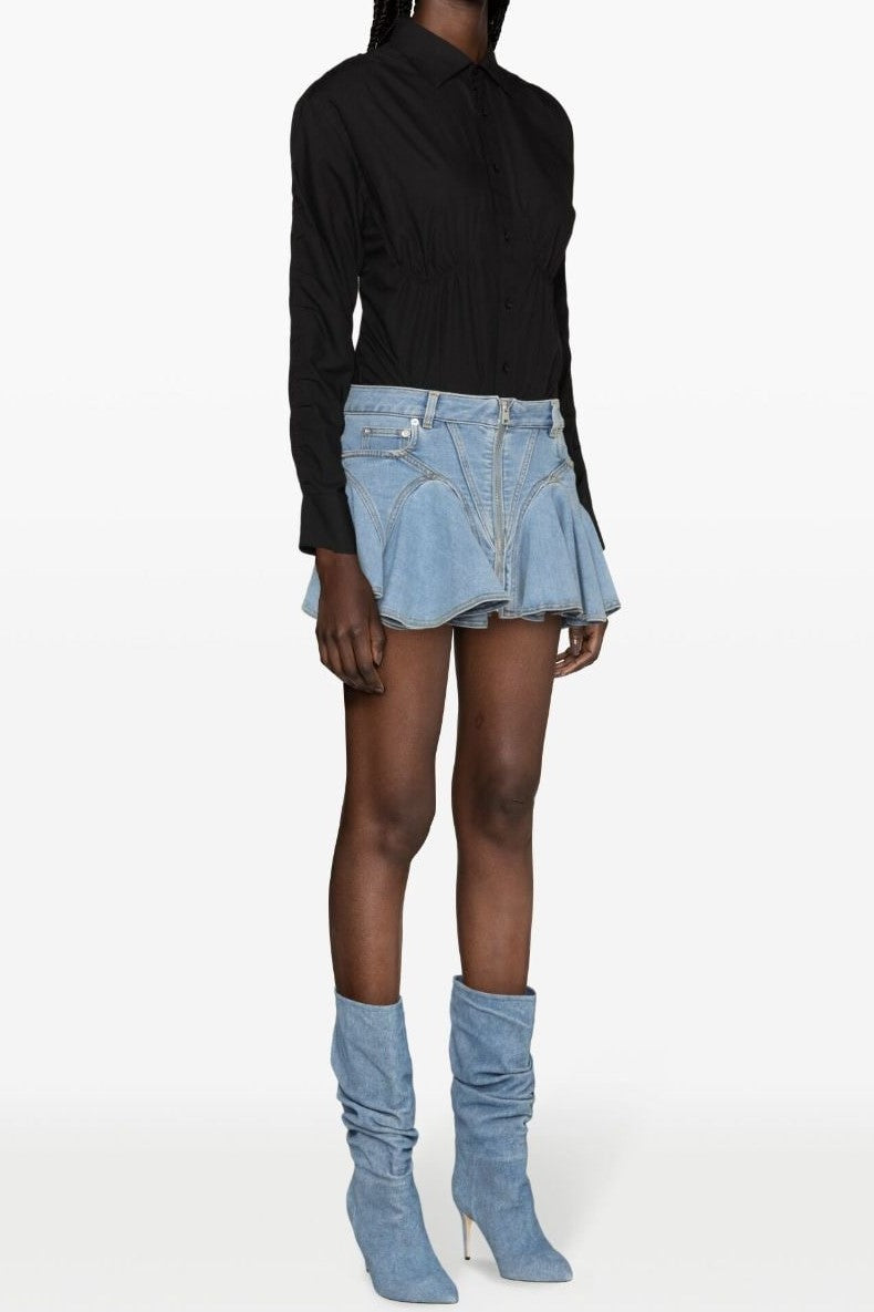 Sophisticated Garment with a Clean Classic Look
