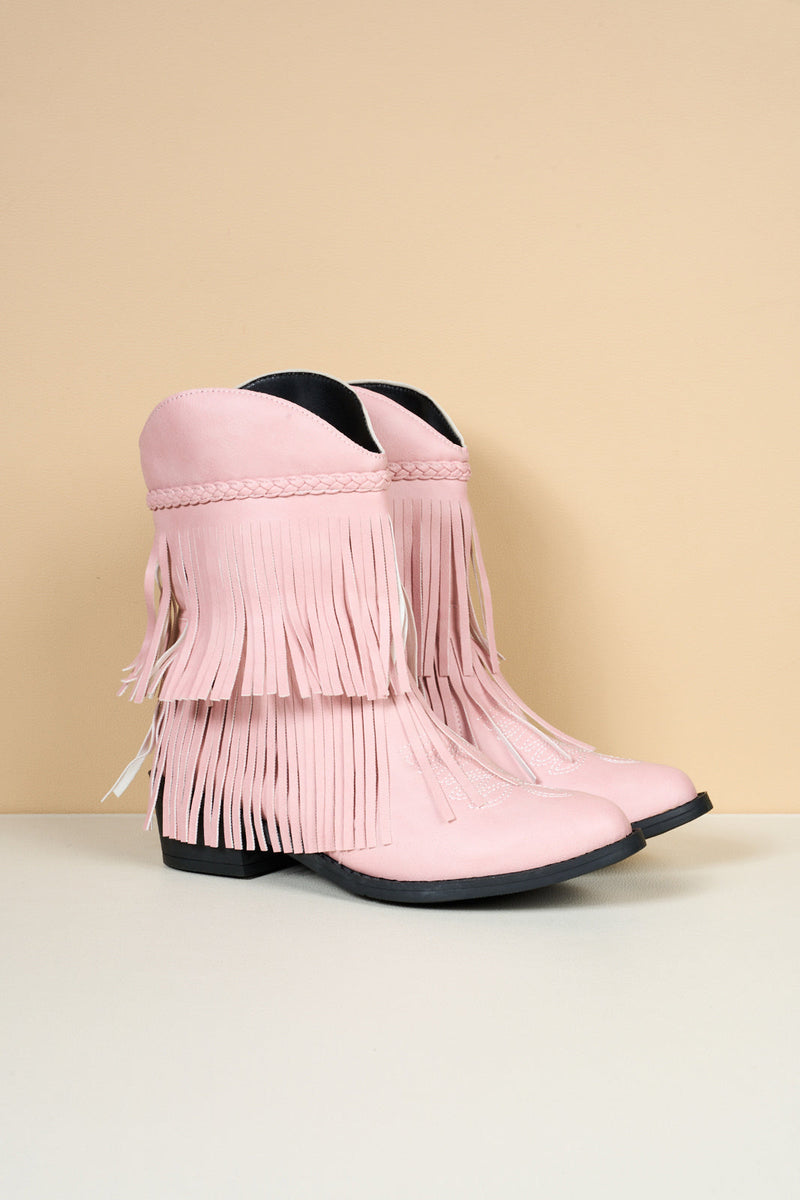 Well Tailored Boots with a Graceful Silhouette