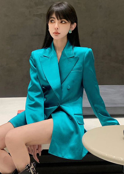 Sophisticated Coat with a Clean Classic Look