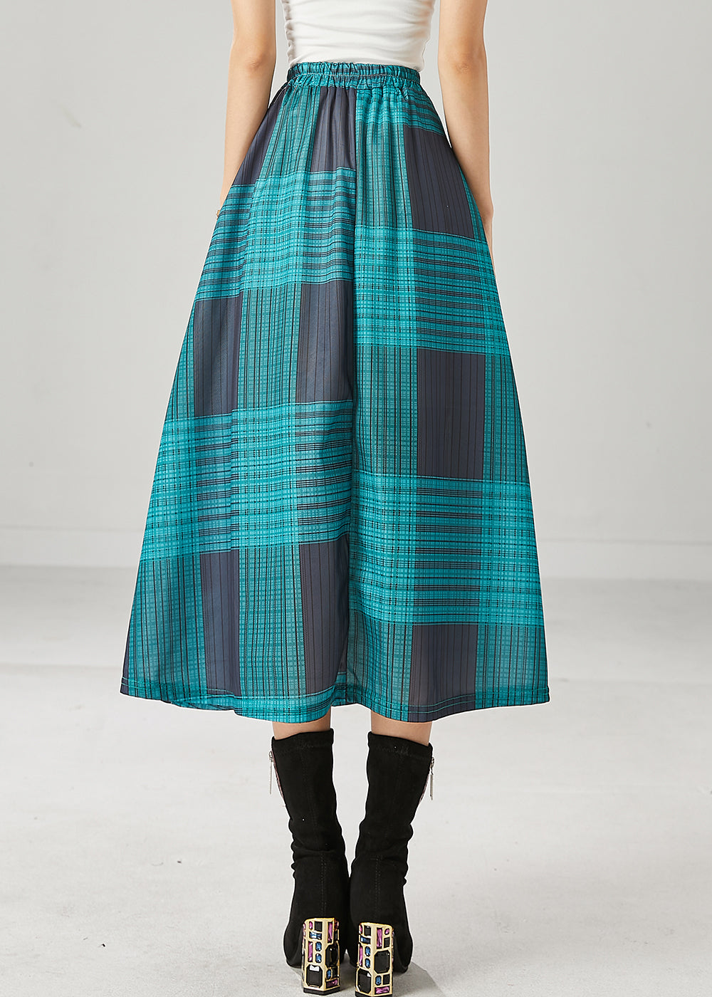 Effortlessly Elegant Garment with a Timeless Design
