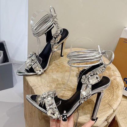 Effortlessly Elegant Heels with a Timeless Design