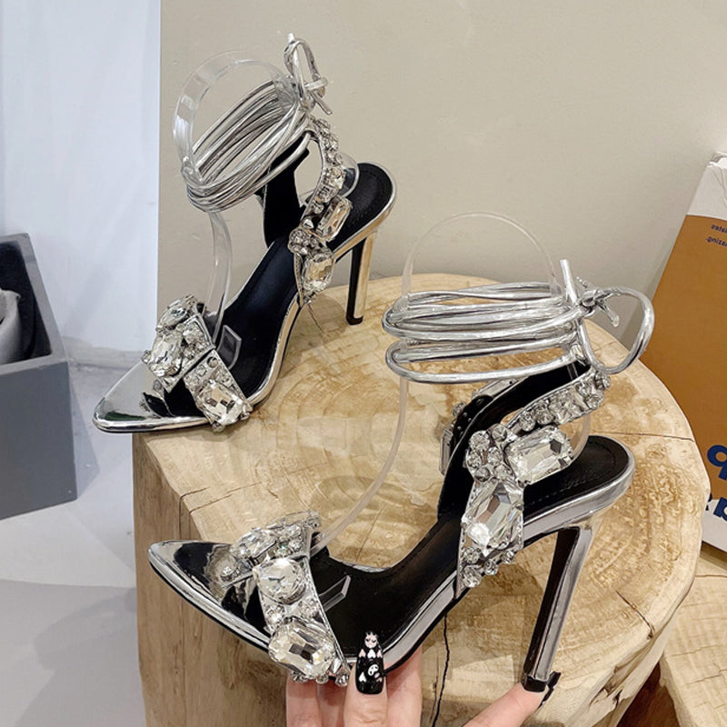 Effortlessly Elegant Heels with a Timeless Design