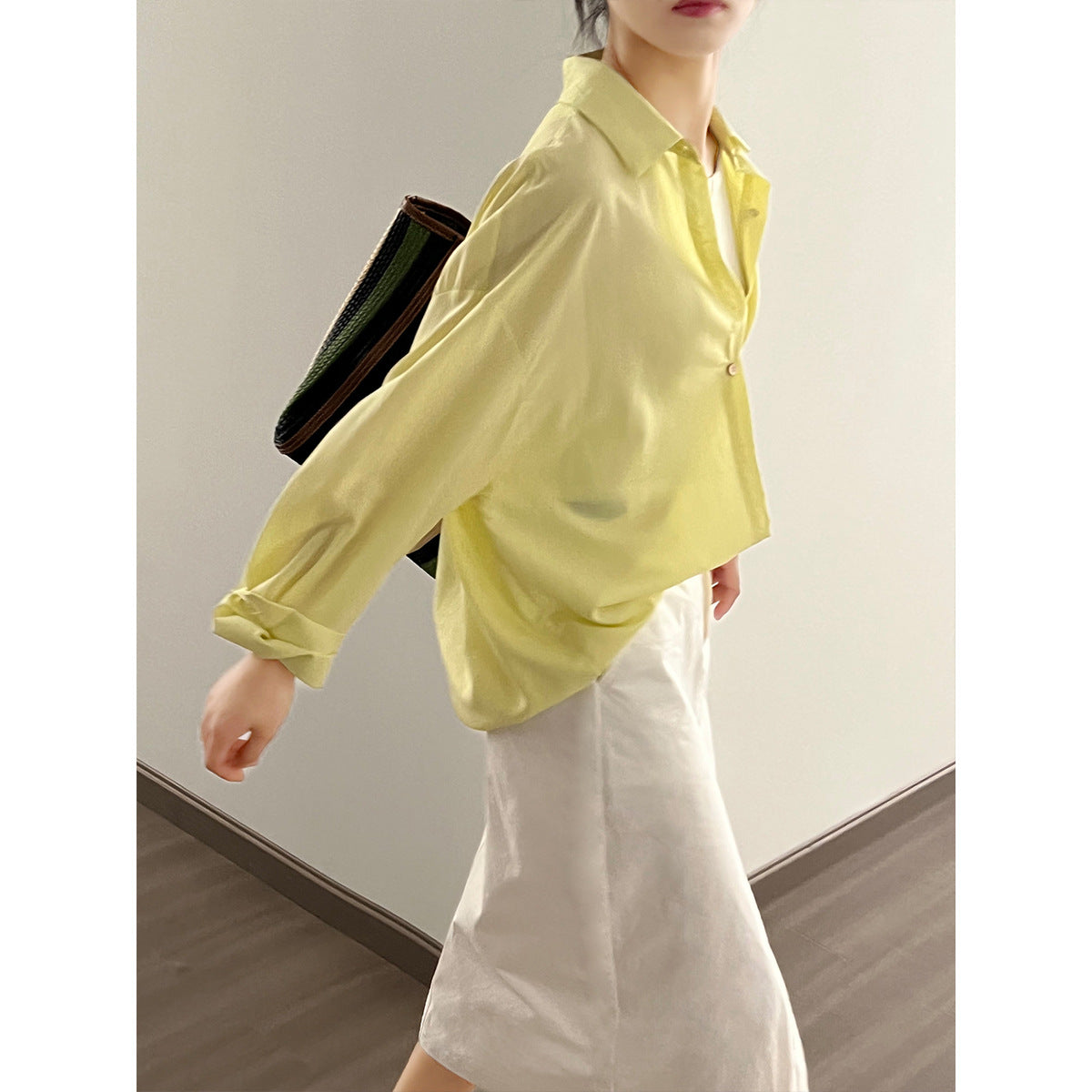 Well Tailored Shirt with a Graceful Silhouette