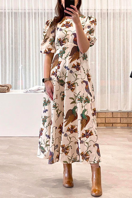 Sophisticated Dress with a Clean Classic Look