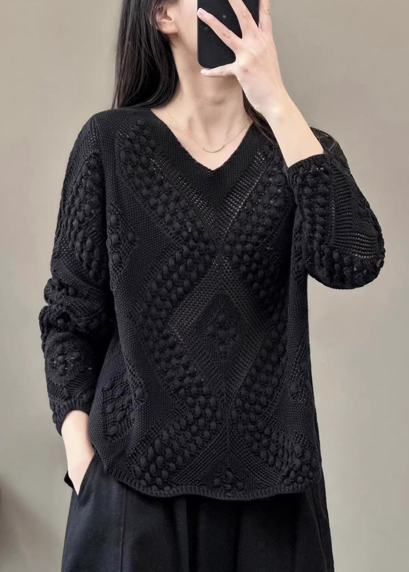Well Tailored Sweater with a Graceful Silhouette