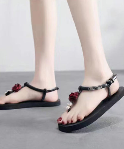 Well Tailored Sandals with a Graceful Silhouette