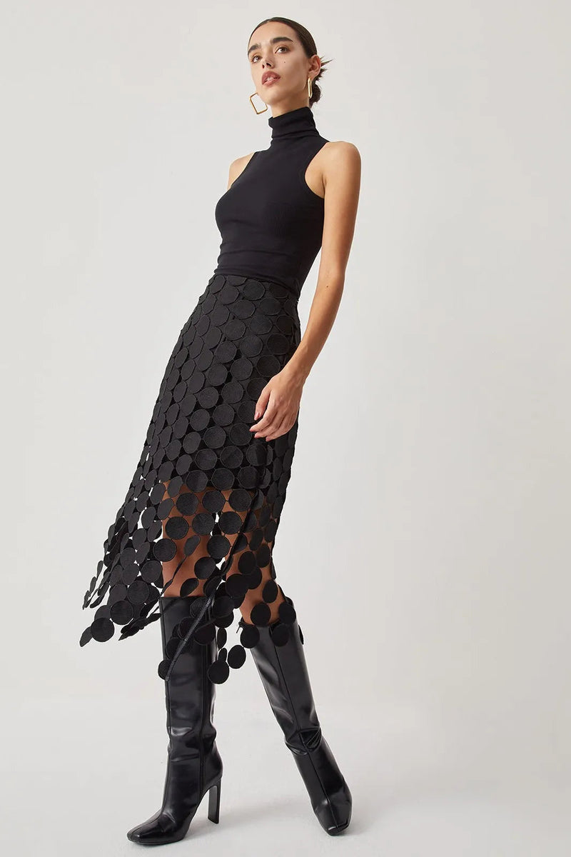 Well Tailored Garment with a Graceful Silhouette