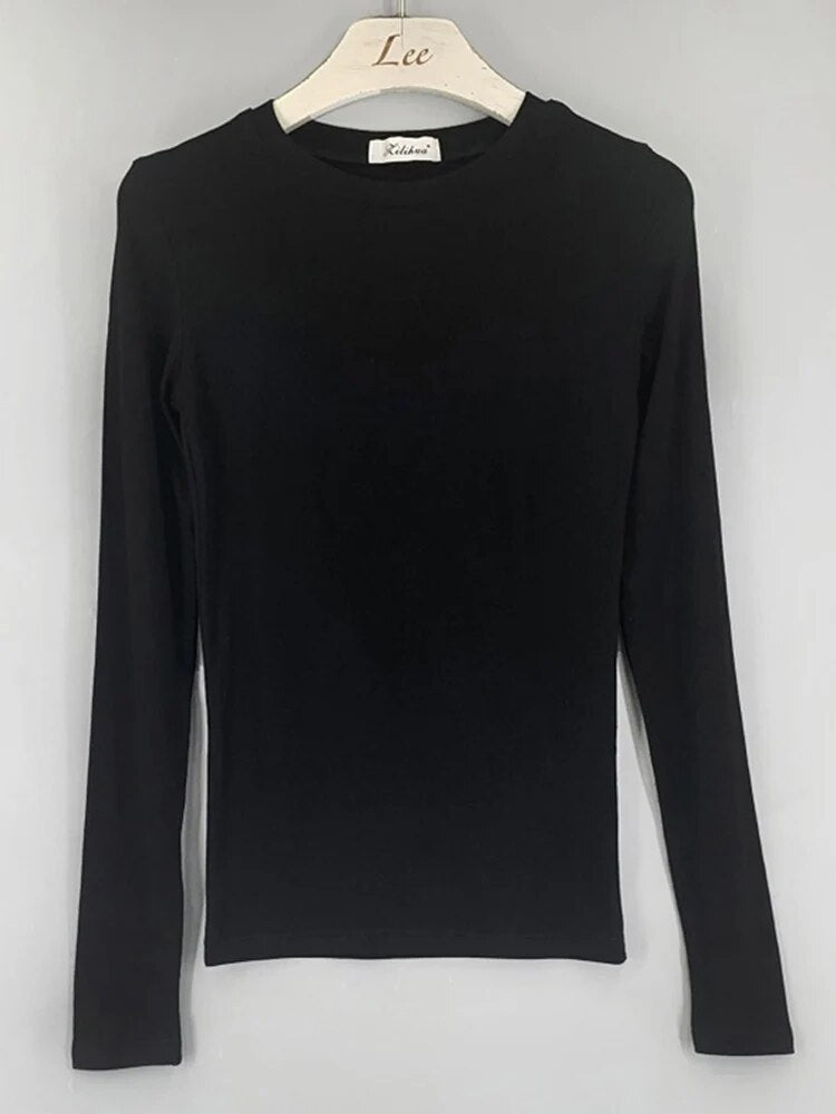 Effortlessly Elegant T-Shirt with a Timeless Design