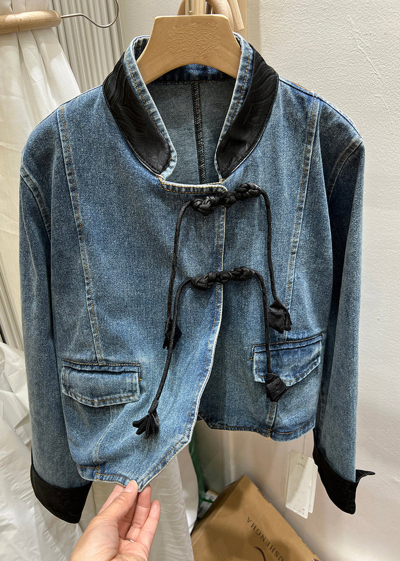 Classic Vintage Coat with a Flattering Fit