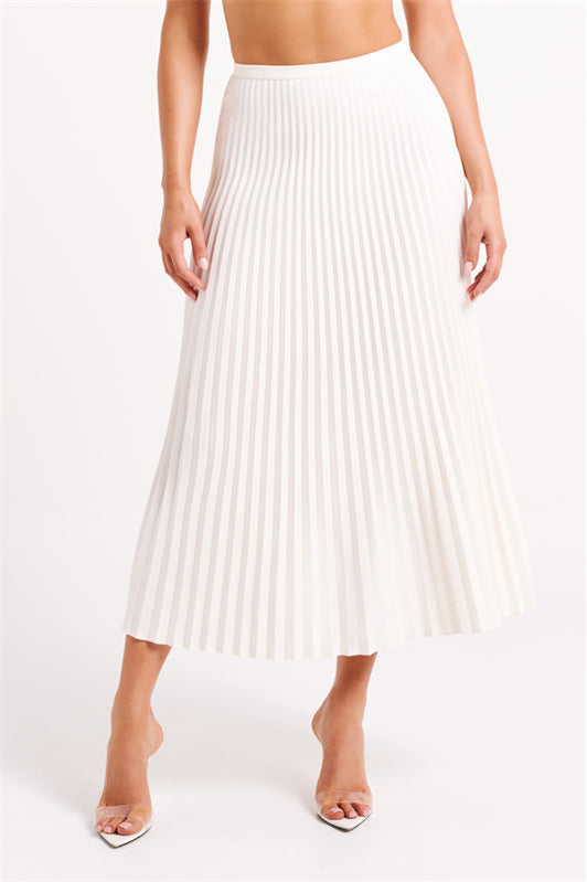 Gracefully Styled Garment for Any Occasion