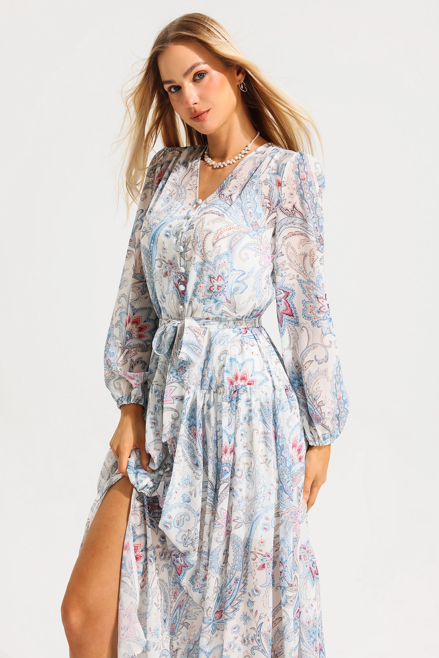 Beautifully Crafted Dress in a Classic Style