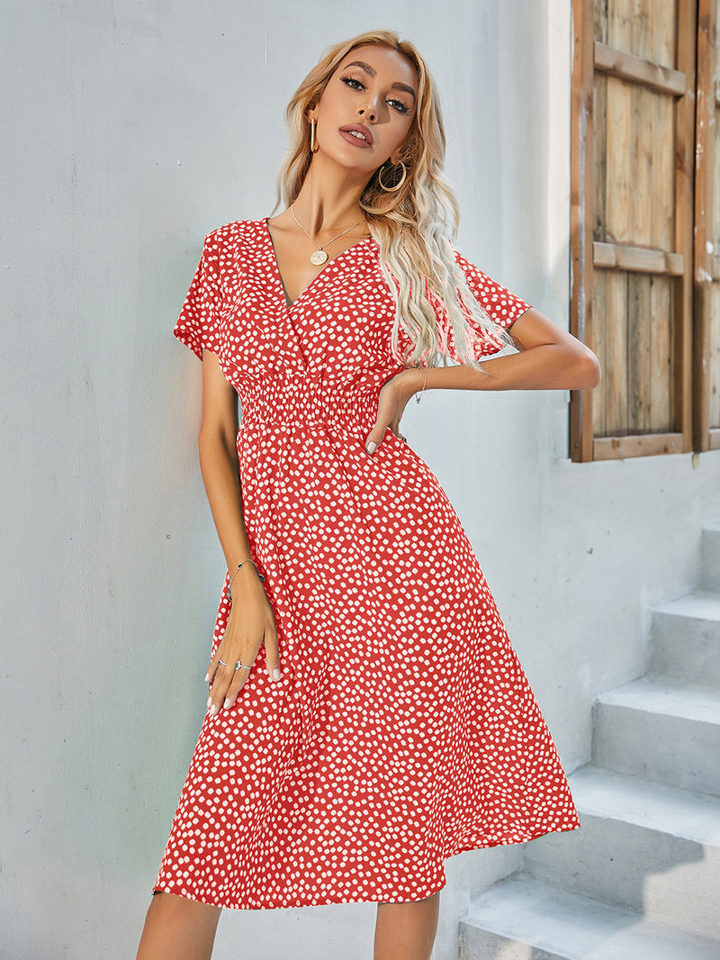 Effortlessly Elegant Dress with a Timeless Design