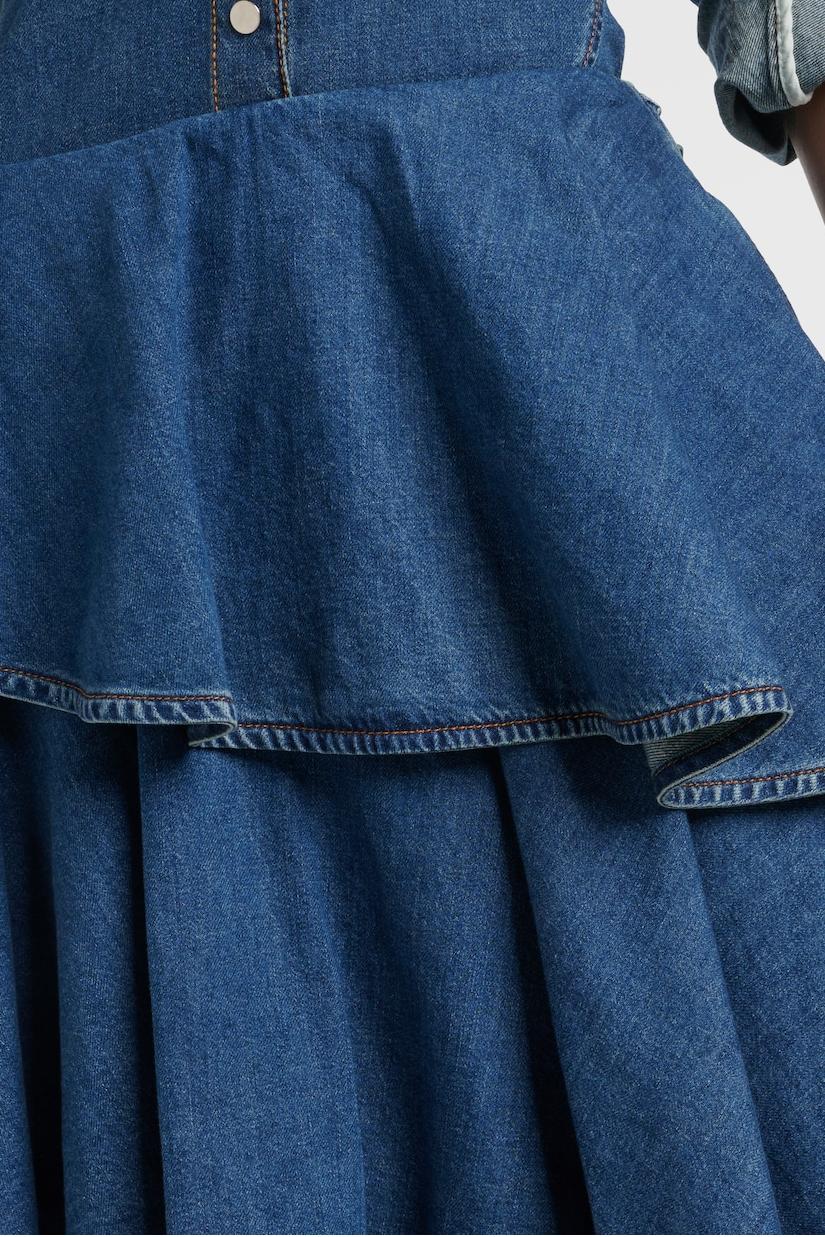 Gracefully Styled Garment for Any Occasion