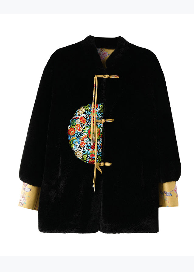 Elegantly Styled Coat for Everyday Wear