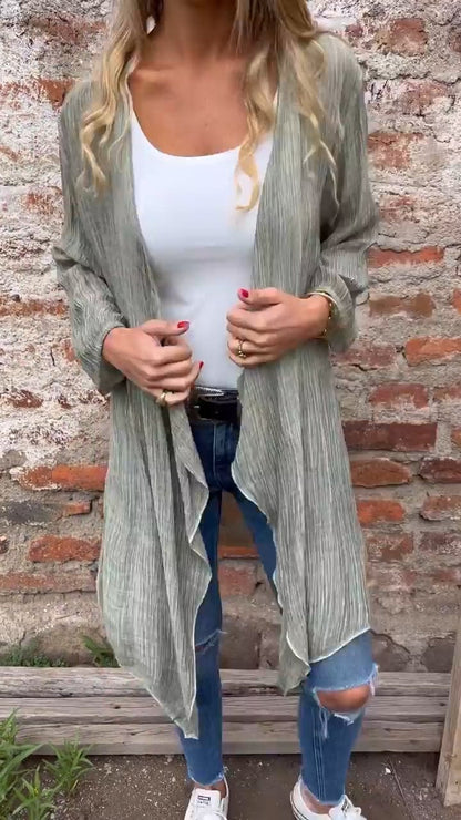 Well Tailored Cardigan with a Graceful Silhouette