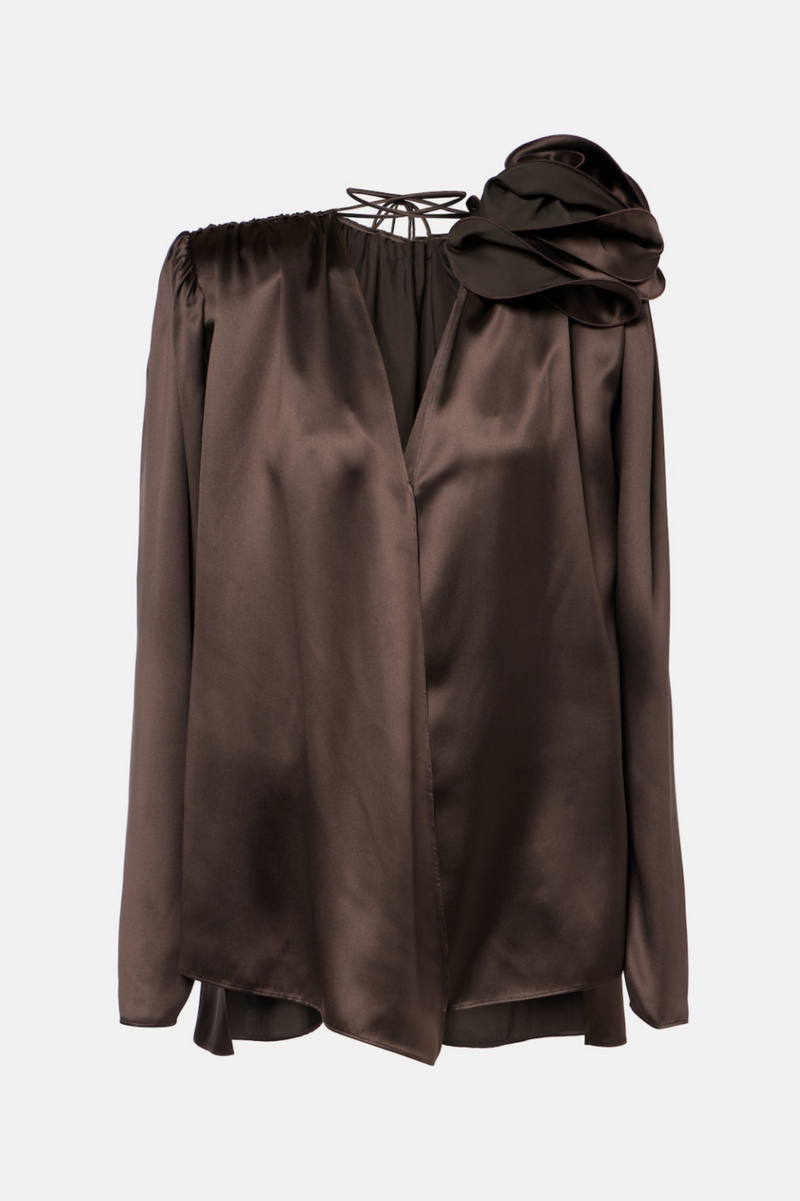 Well Tailored Pants with a Graceful Silhouette