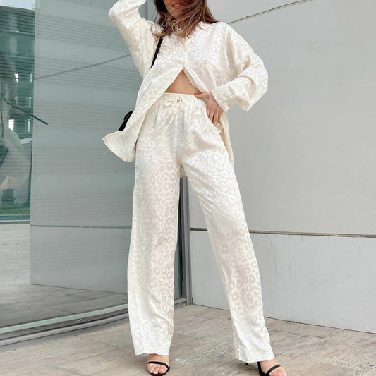 Well Tailored Trousers with a Graceful Silhouette