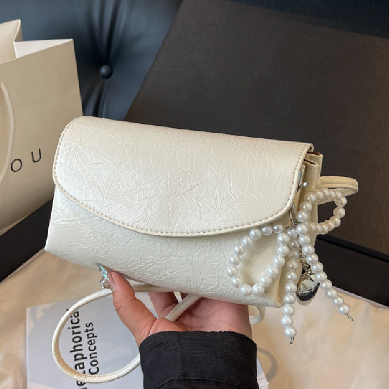 Gracefully Styled Bag for Any Occasion