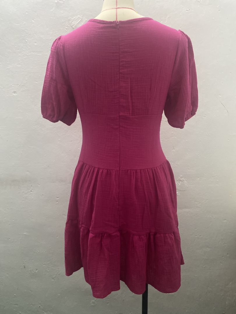 Beautifully Finished Dress in a Timeless Design