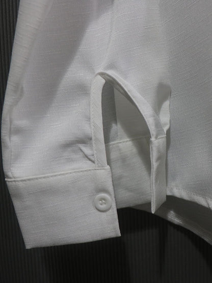 Effortlessly Elegant Blouse with a Timeless Design