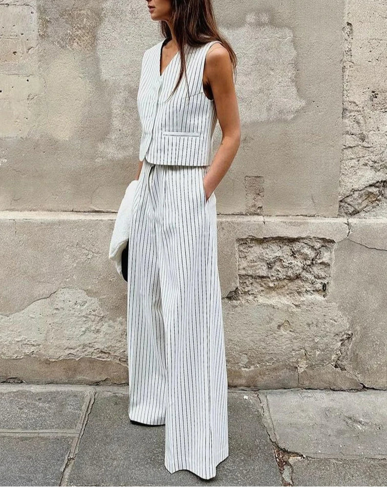 Beautifully Finished Trousers in a Timeless Design