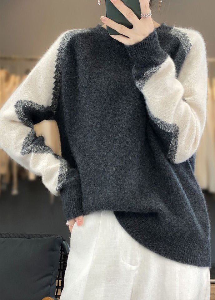 Classic Vintage Sweater with a Flattering Fit