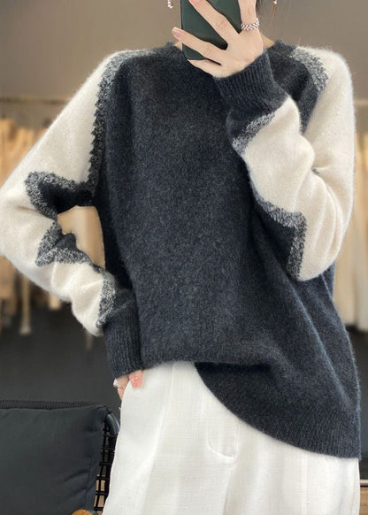 Classic Vintage Sweater with a Flattering Fit