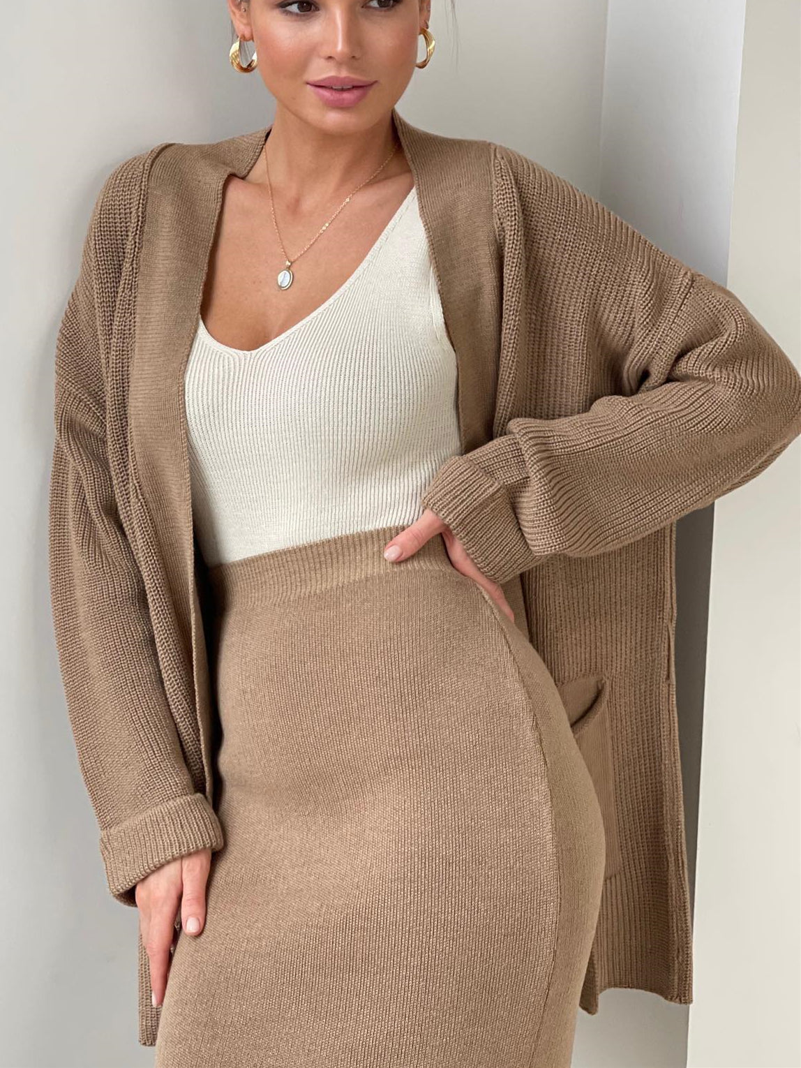 Well Tailored Cardigan with a Graceful Silhouette