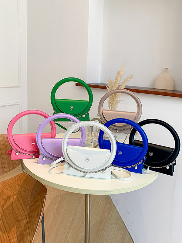 Well Tailored Bag with a Graceful Silhouette