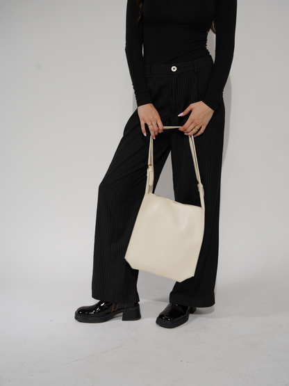 Gracefully Styled Bag for Any Occasion
