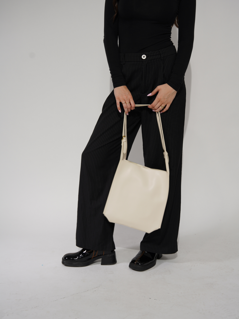 Gracefully Styled Bag for Any Occasion