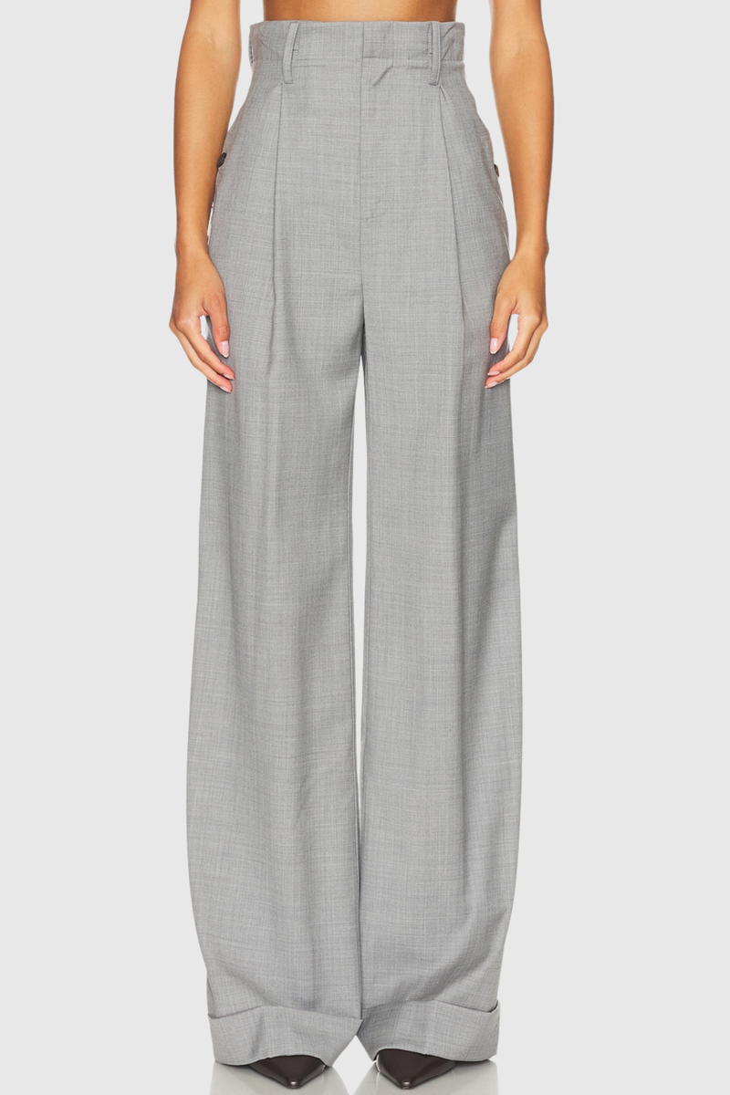 Well Tailored Trousers with a Graceful Silhouette