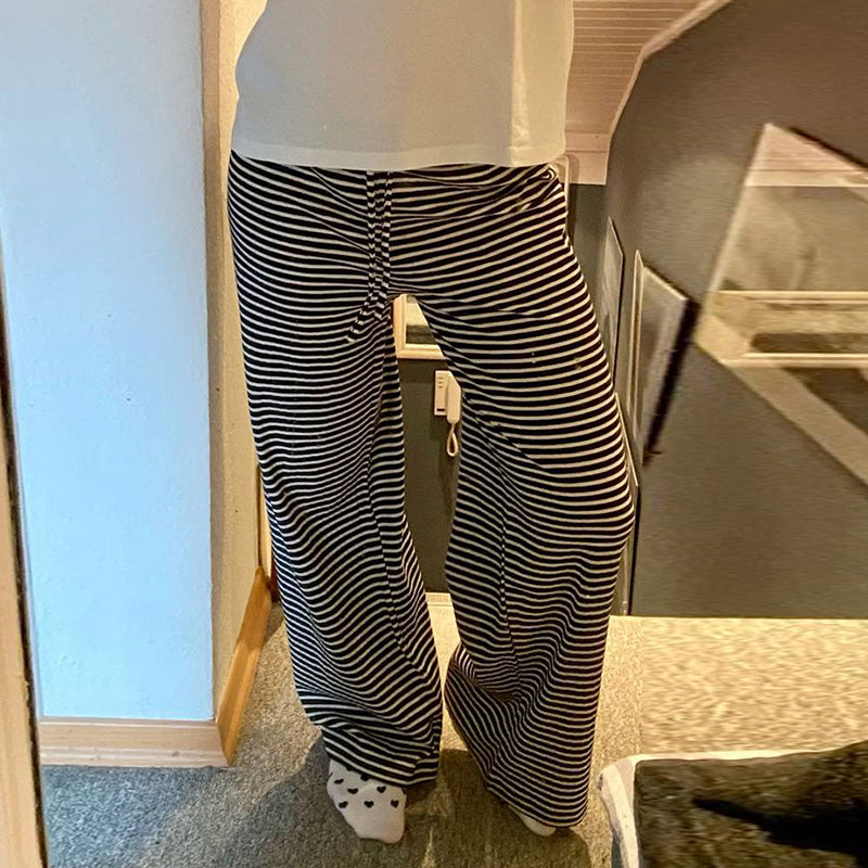 Well Tailored Pants with a Graceful Silhouette