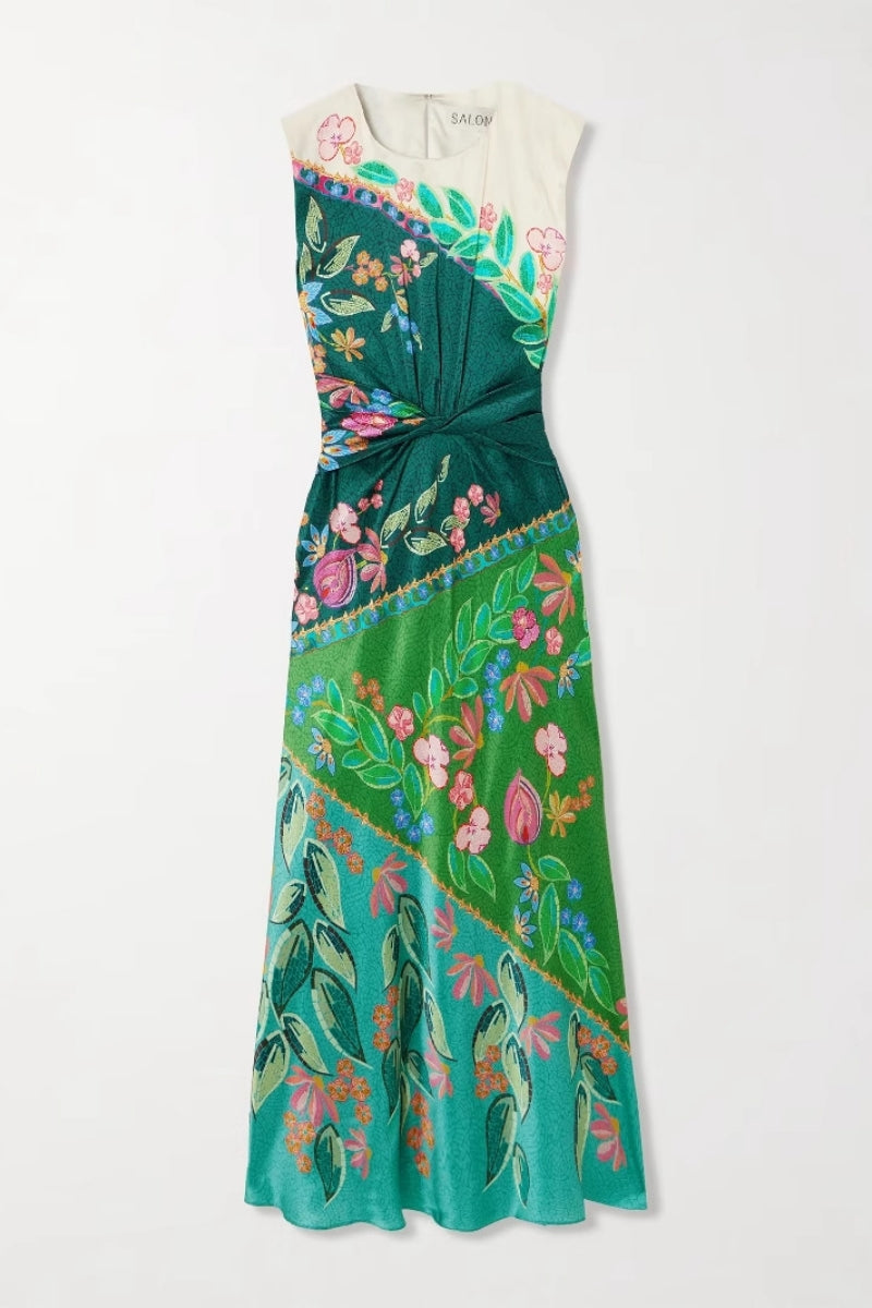 Classic Vintage Dress with a Flattering Fit